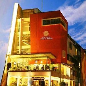 Pesona Hotel Cikarang by LA’RIZ
